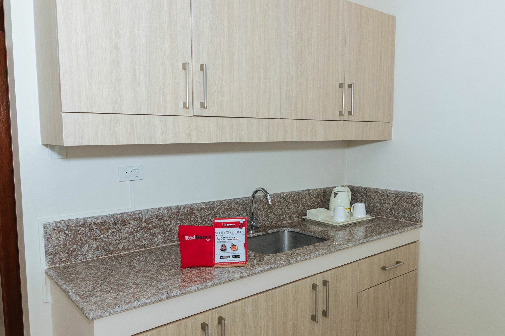 Reddoorz Premium @ Sampaloc Makati Hotel Makati City Екстериор снимка